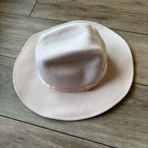 Marcus Adler pink wool hat structured